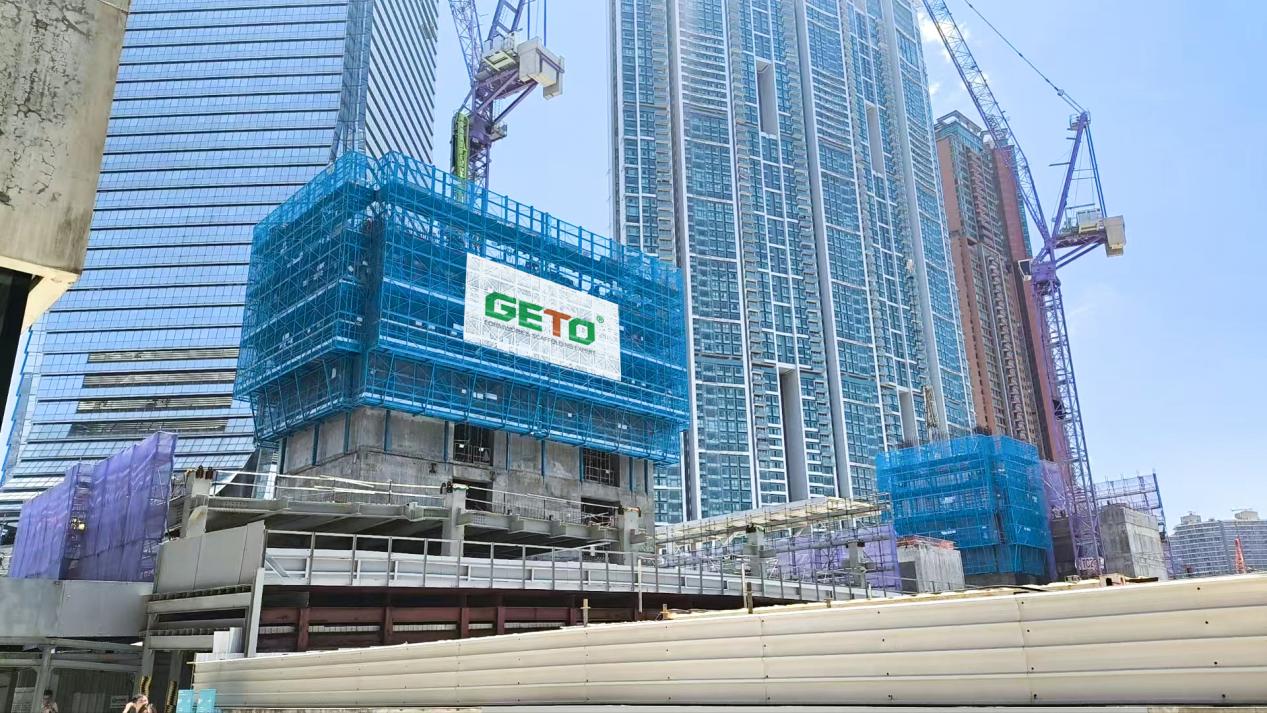 首次爬升圆满完成，施工进度稳步推进